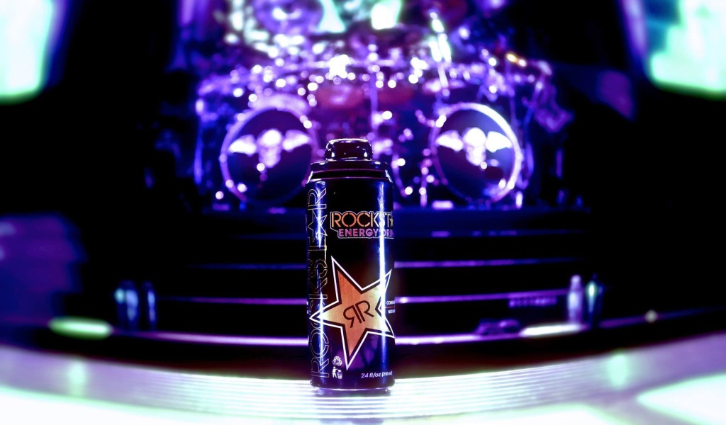 Банка с напитком Rockstar