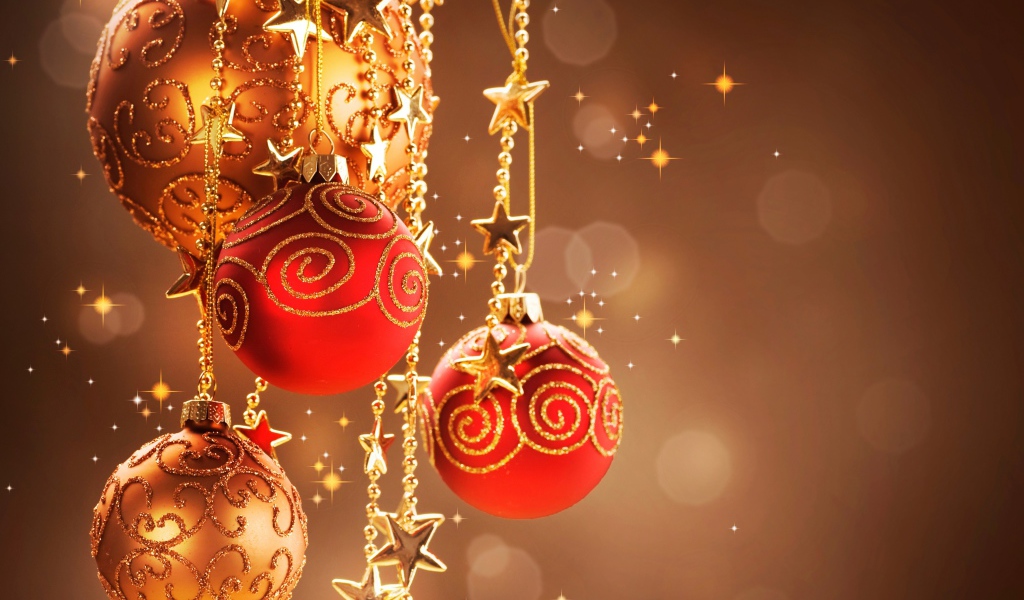 Елочные игрушки на цепочках