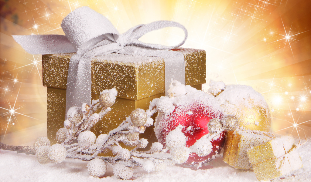 Золотая коробка с подарком