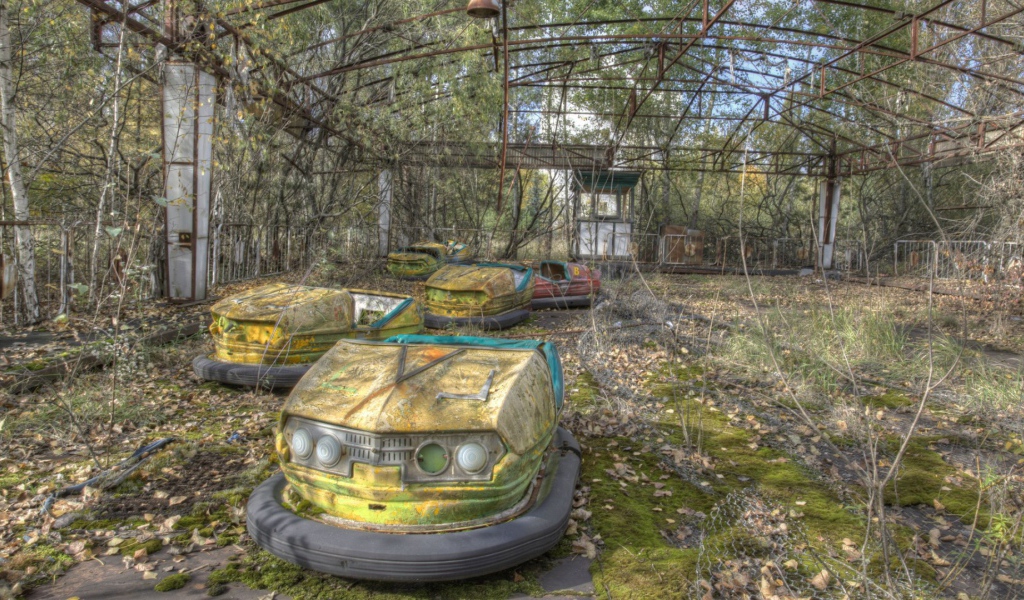 Заброшенный детский парк в Припяти