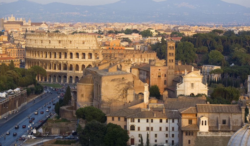 Древние здания в древнем городе Риме