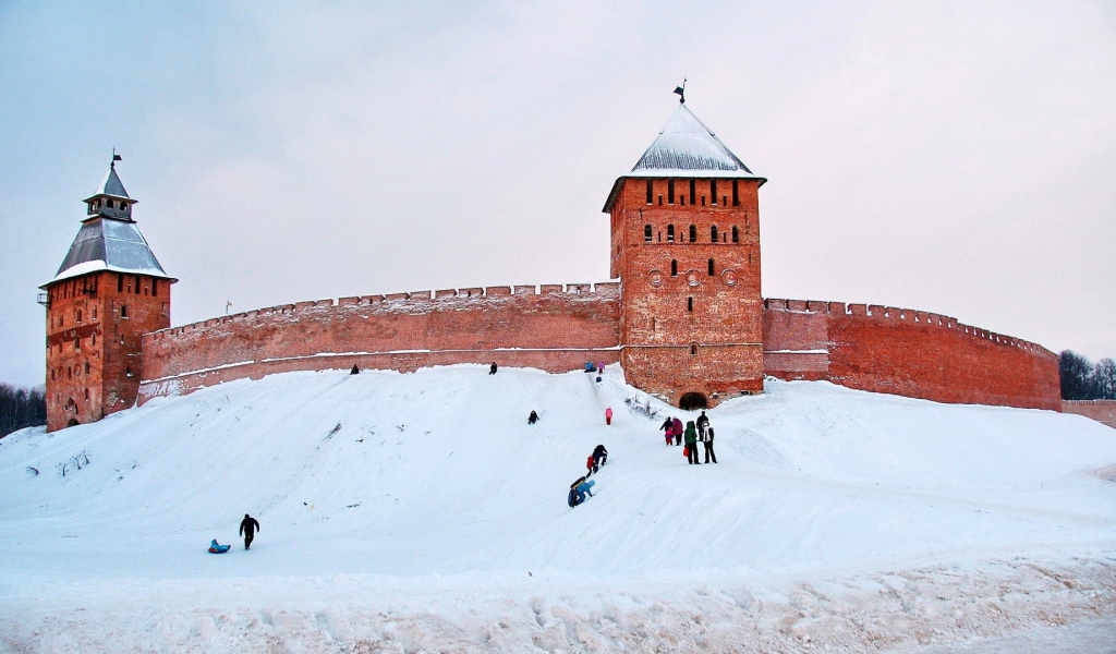 Старинная крепость в Великом Новгороде