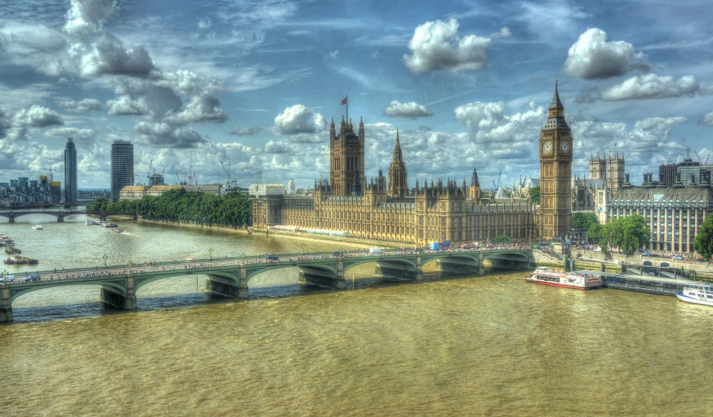 Коричневая вода в Темзе, Лондон