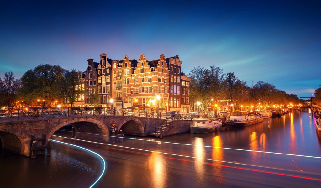 Канал в Амстердаме, Нидерланды