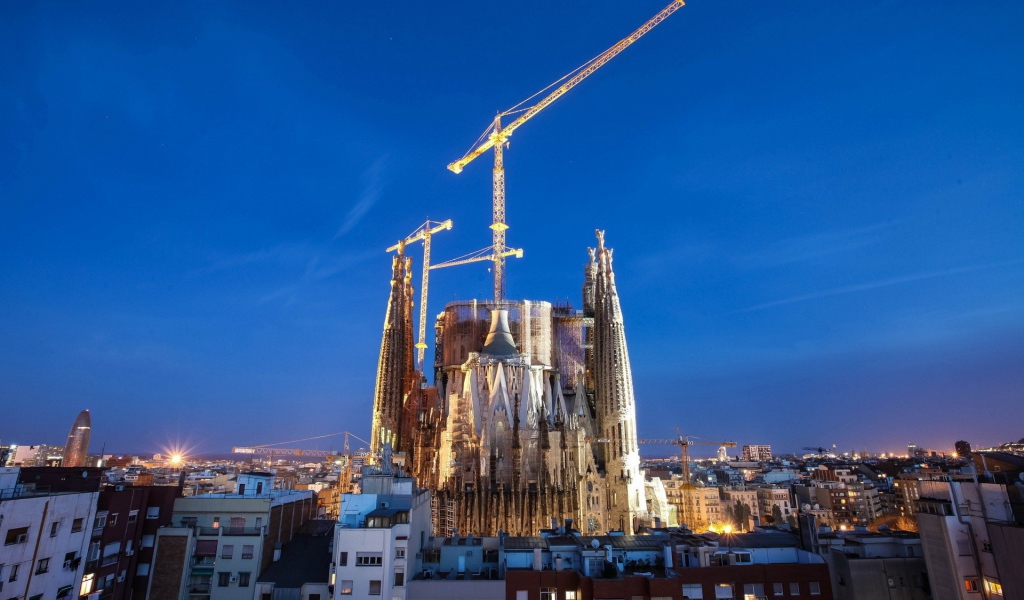 Стройка собора в Барселоне, Испания