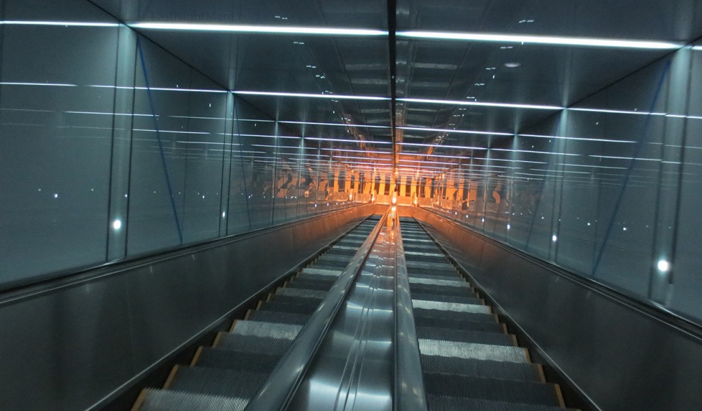 Эскалатор в торговом центре