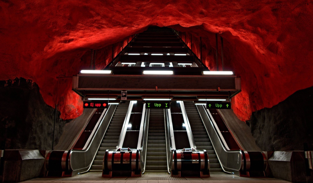 Эскалатор в метро Стокгольма