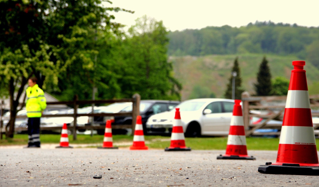 Ограждение по краю парковки