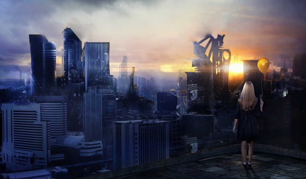 Девушка с шариком смотрит на большой город