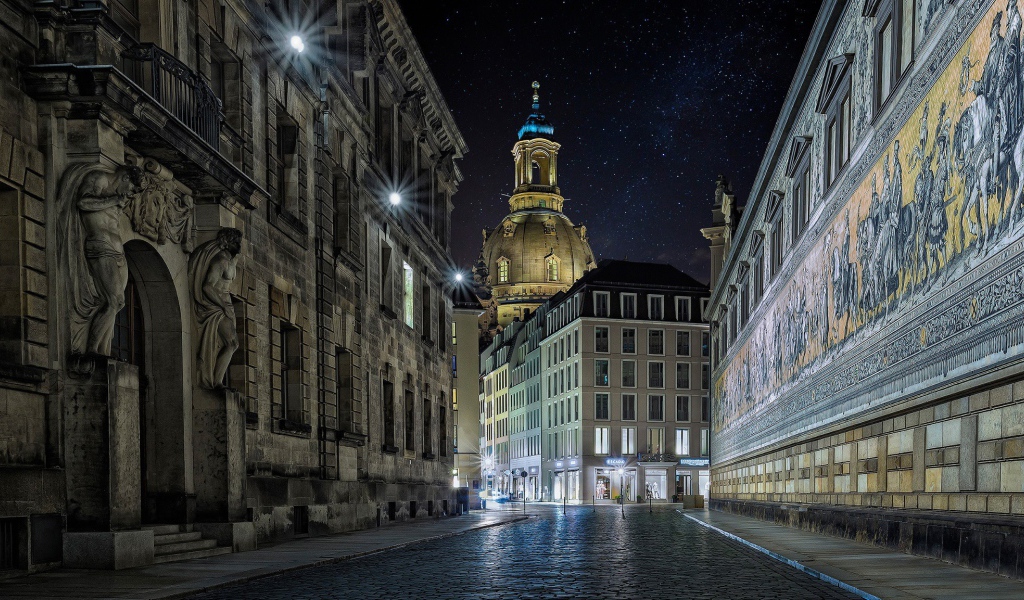 Ночной город в Германии