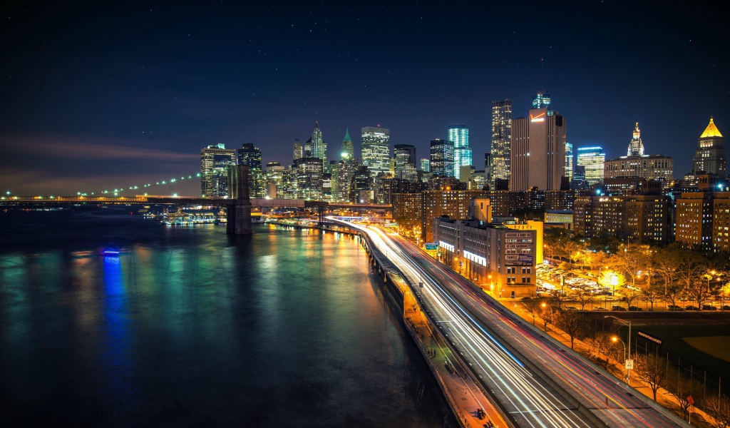 Набережная в ночном Нью-Йорке