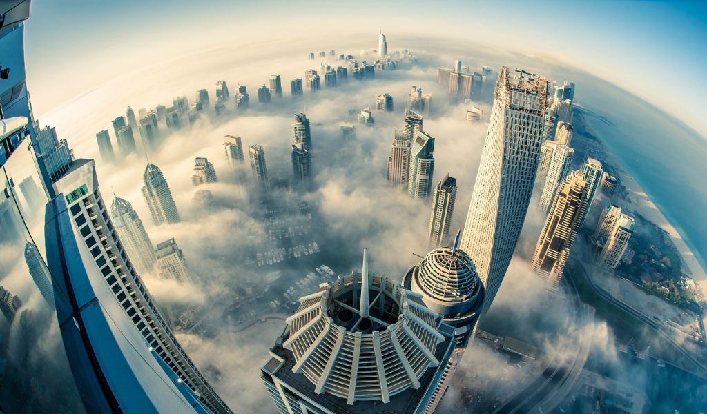 Крыши туманного Дубая