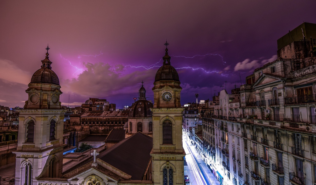 Ночной храм в Буэнос-Айресе