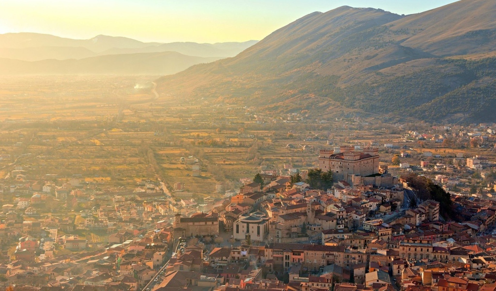 Городок Челано, Италия