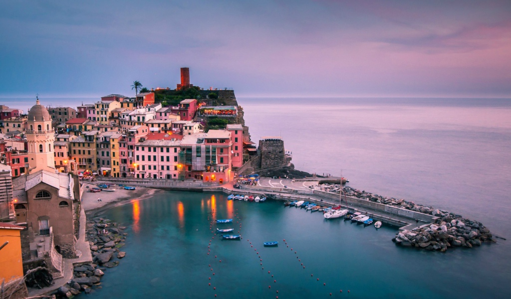 Городок Вернацца, Италия