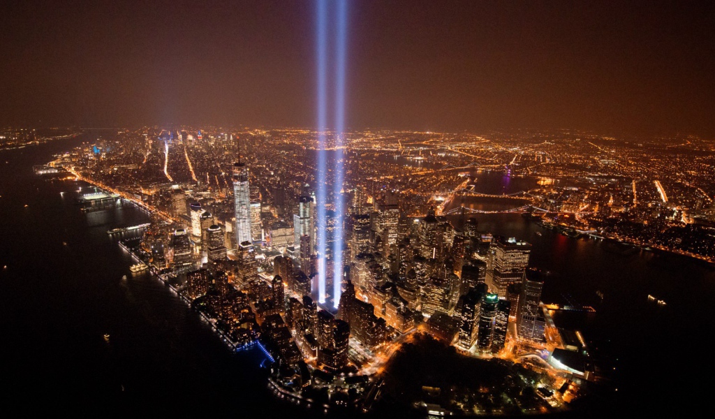 Башни из света в Нью-Йорке