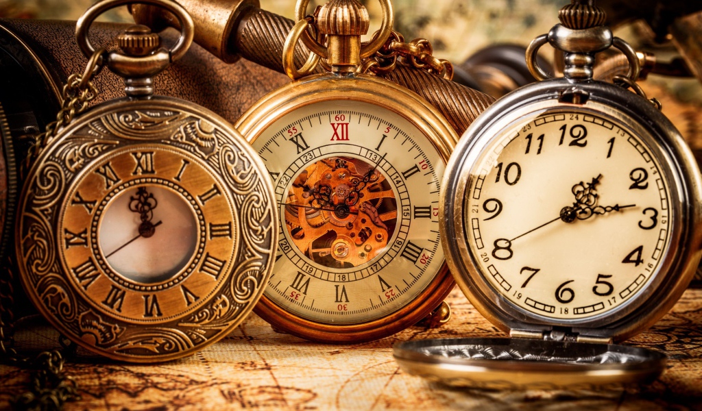 Старинные часы из драгоценных металлов