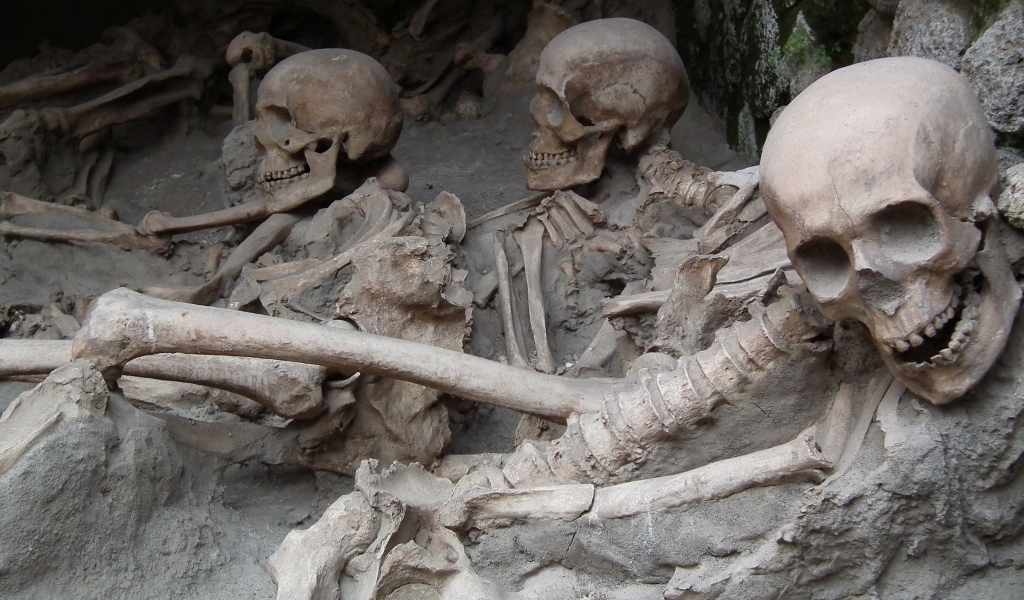 Археологические раскопки древнего захоронения