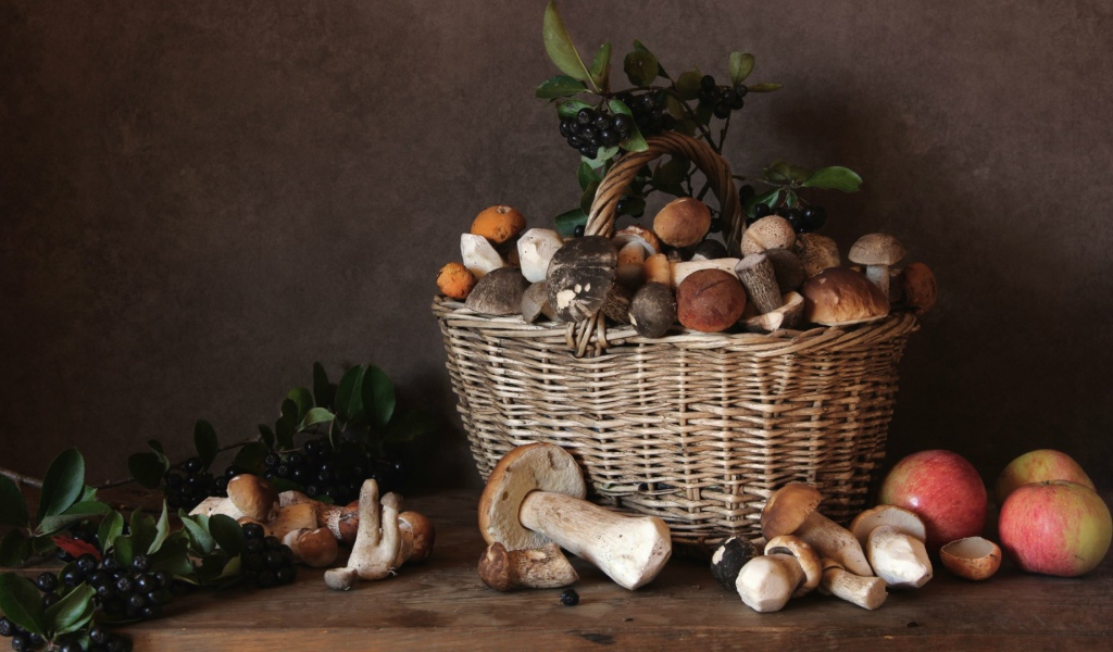 Корзина с плодами осени