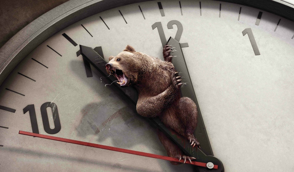 Медведь на часовом циферблате