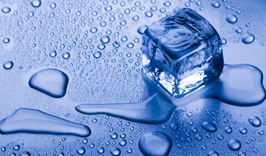 Кубик голубого льда