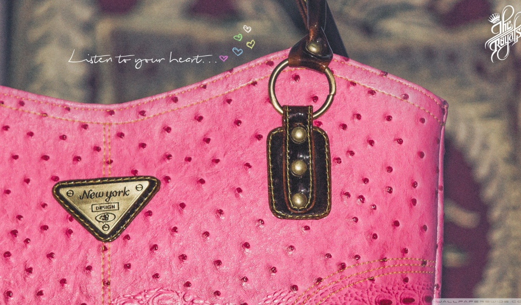 Фирменная розовая сумка для девушки