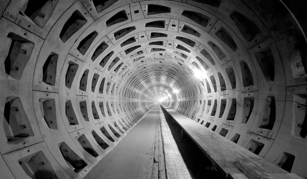 Строительство тоннеля из бетона под землей