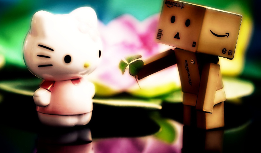 Дандо дарит листик кошке