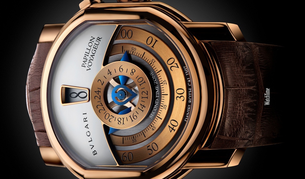 Дорогие часы на коричневом кожанном ремешке