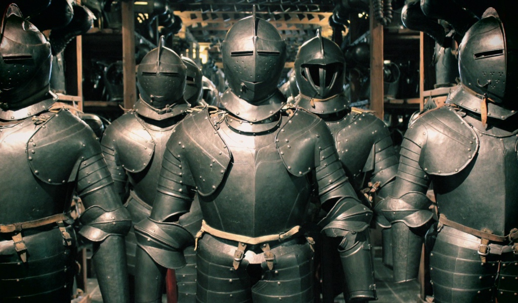 Железные рыцарские латы