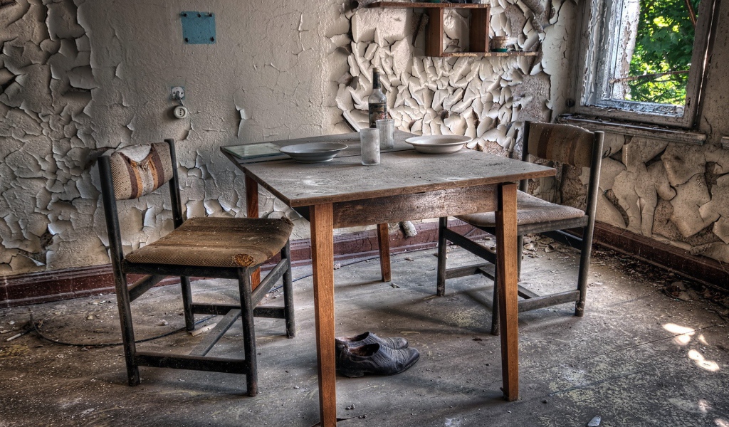 Кухня в заброшенном доме