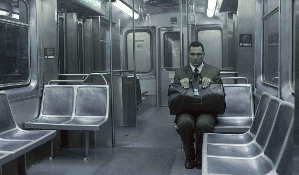 Одинокий пассажир метро