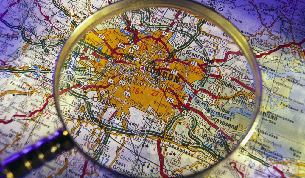 Лупа на карте Лондона