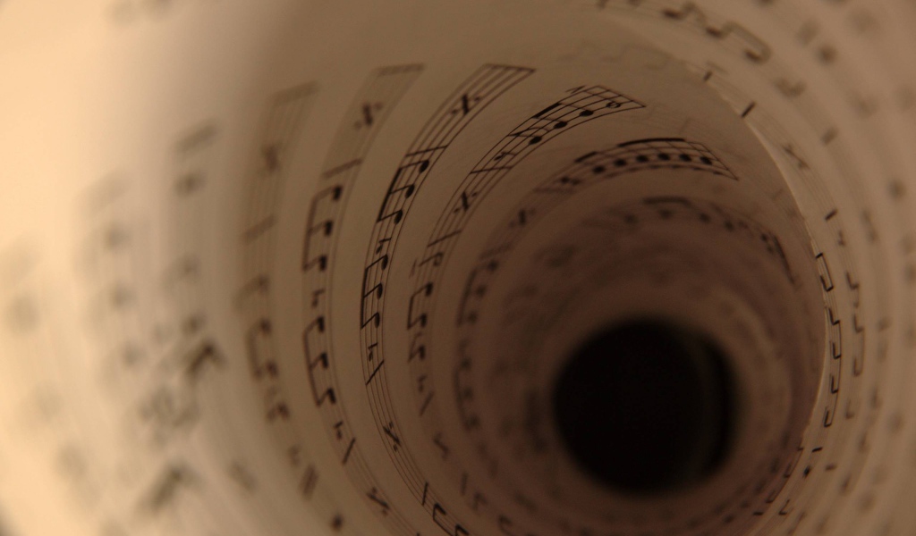 Ноты свернуты в трубку