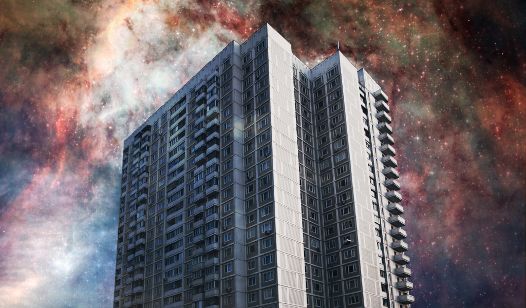 Жилой дом на фоне звезд