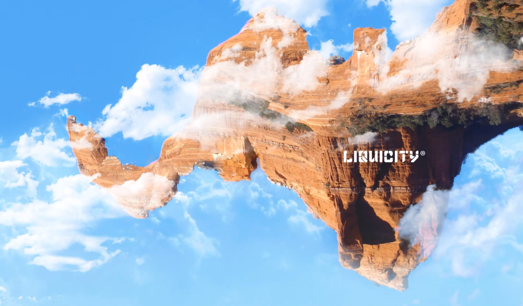 Скала летит в облаках