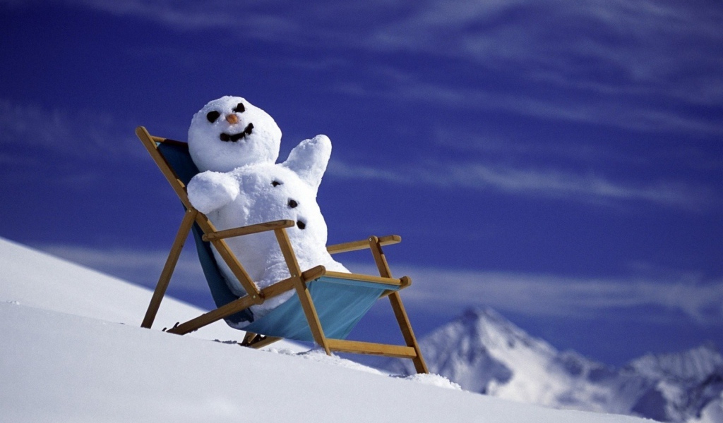 Снеговик на шезлонге