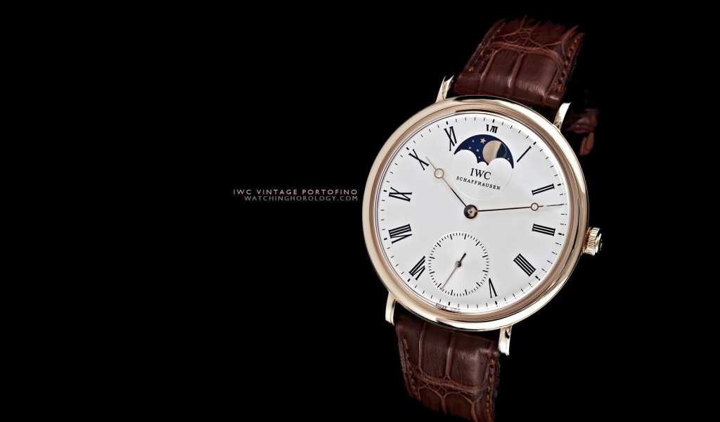 Стильные часы с коричневым кожаным ремешком