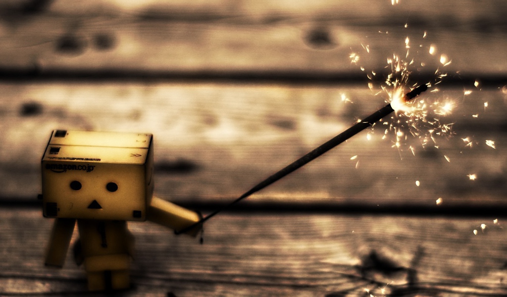 Картонный человечек с бенгальским огнем