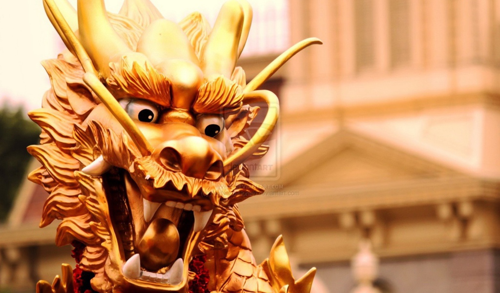 Голова золотого дракона