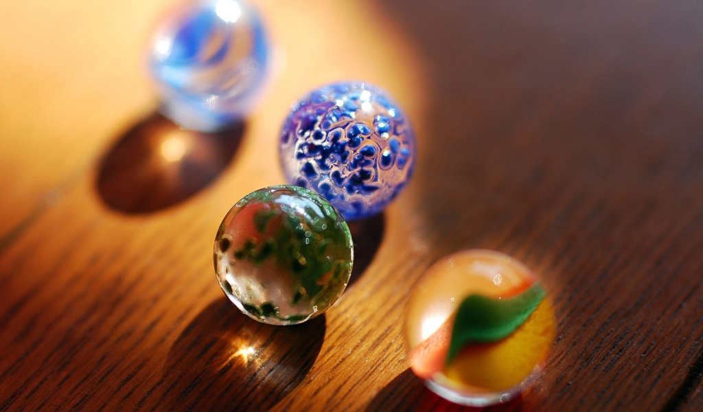 Прозрачные шарики для игры