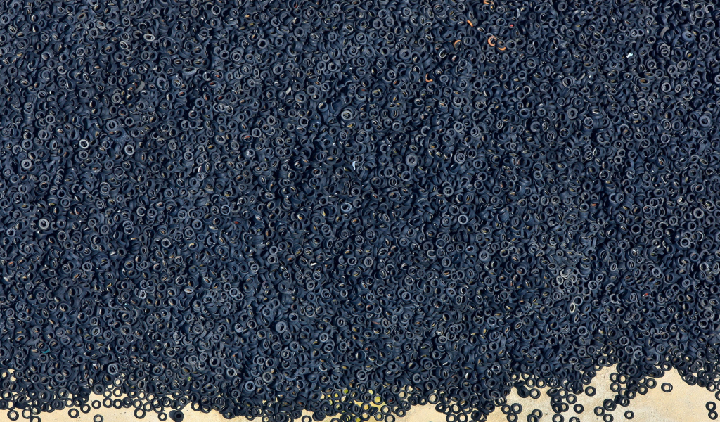 Резиновые покрышки автомобилей