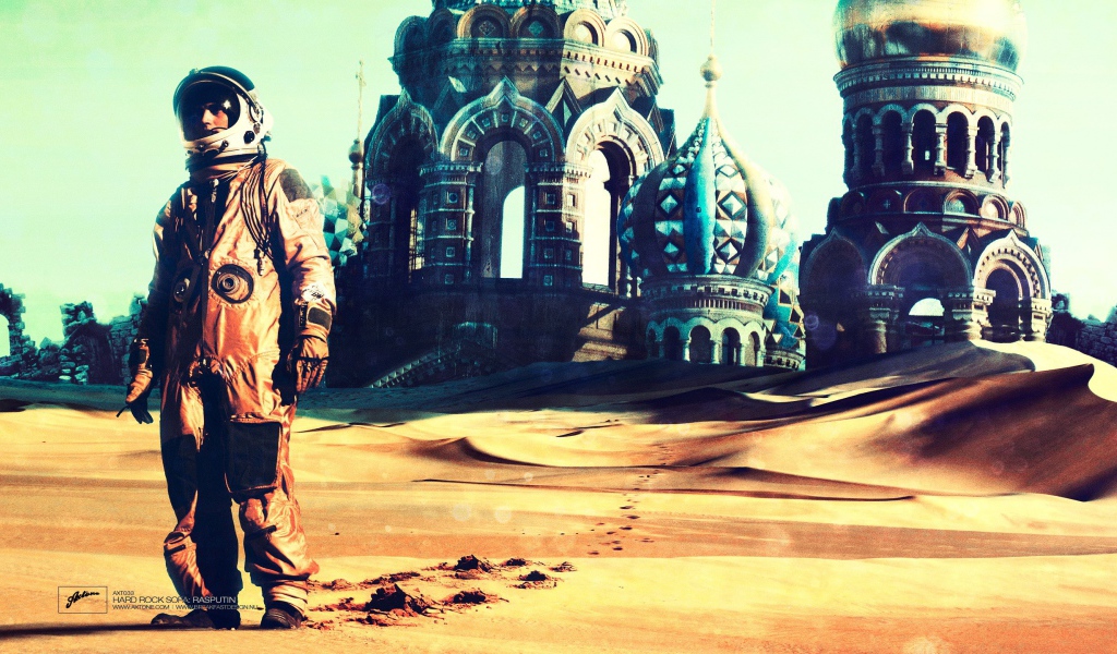 Космонавт у заброшенного храма в пустыне