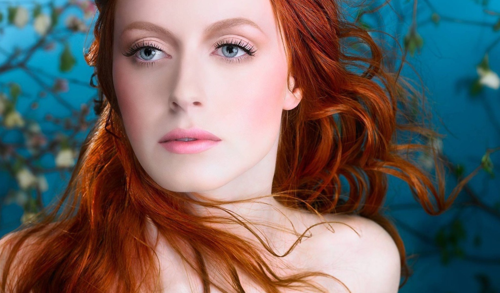 Лицо рыжей русалки