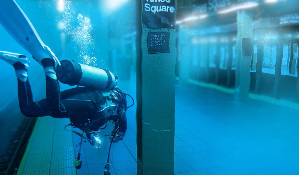 Нью-Йоркское метро  под водой