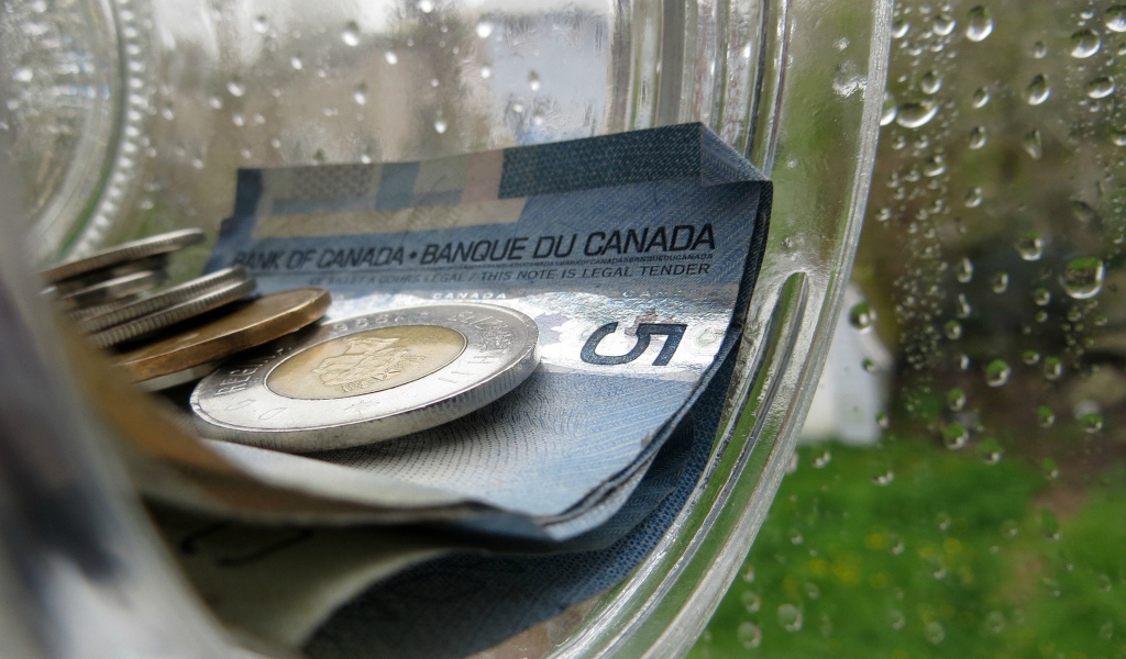 Монеты и банкноты Канады