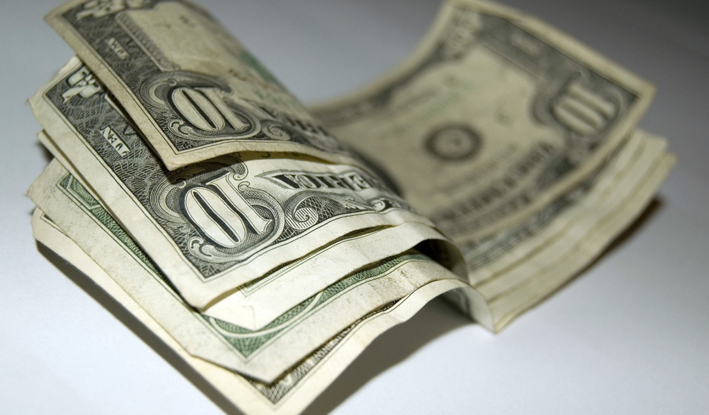 Несколько десятидолларовых купюр