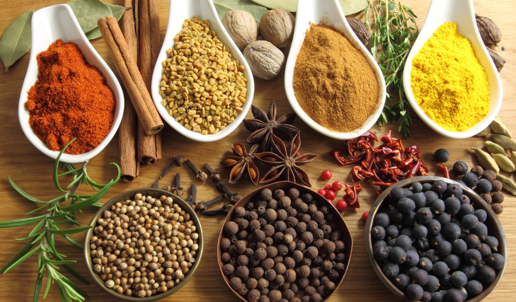 Плошки с разными специями