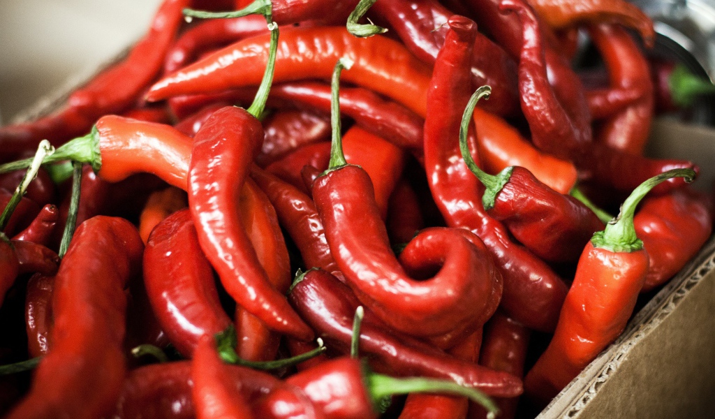 Коробка с перцем чили