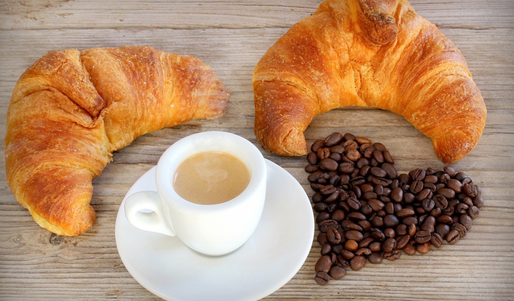 Кофе с круасcанами с любовью